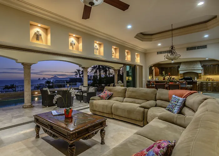 Cabo Hacienda W/ Private Pool & Rooftop Terrace! Holiday home *